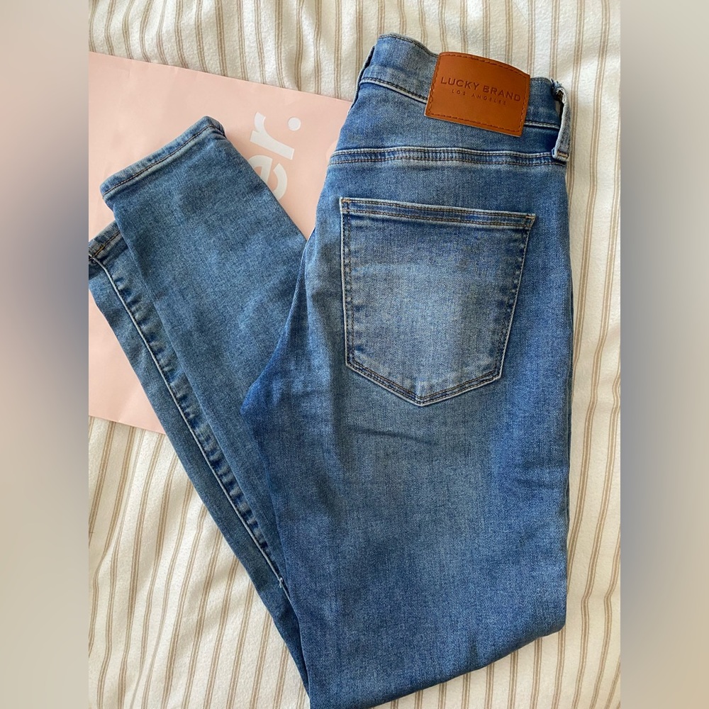 LUCKY BRAND SKINNY JEANS